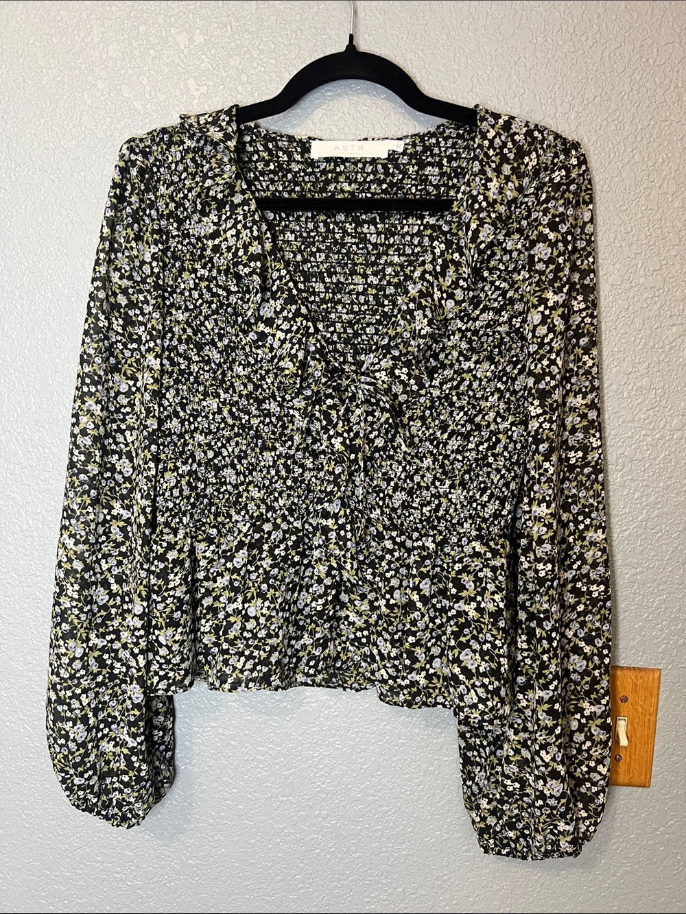 ASTR The Label Smocked Peplum Top Black Blue Ditsy Floral Tie Front Blouse L